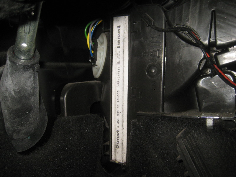 2008-2014-Smart-Fortwo-Cabin-Air-Filter-Replacement-Guide-009