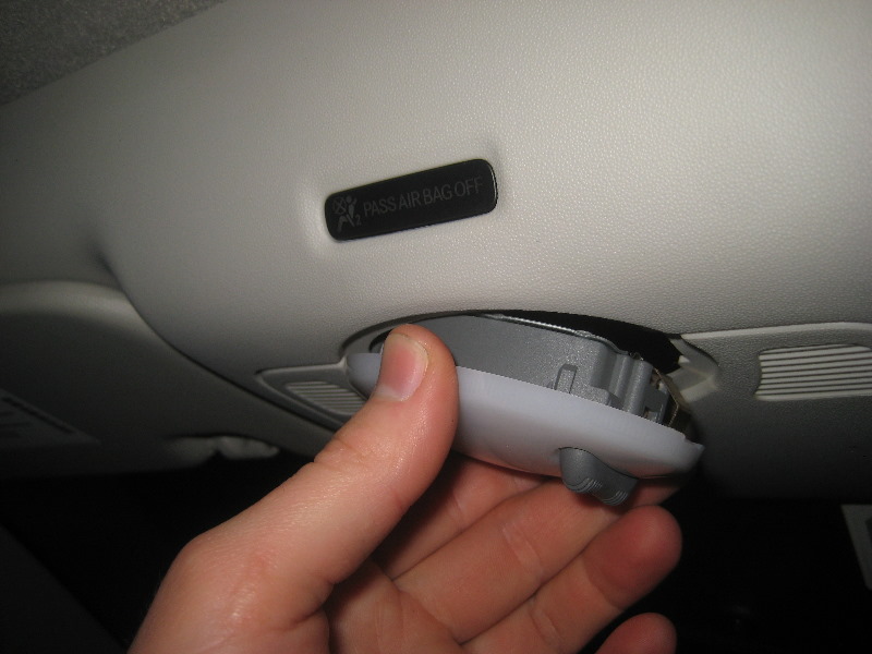 2008-2014-Smart-Fortwo-Dome-Map-Light-Bulb-Replacement-Guide-003