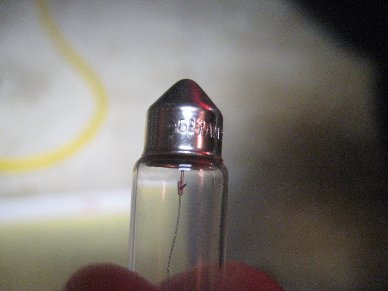 2008-2014-Smart-Fortwo-Dome-Map-Light-Bulb-Replacement-Guide-009