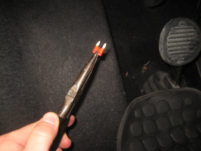 2008-2014-Smart-Fortwo-Electrical-Fuse-Replacement-Guide-005