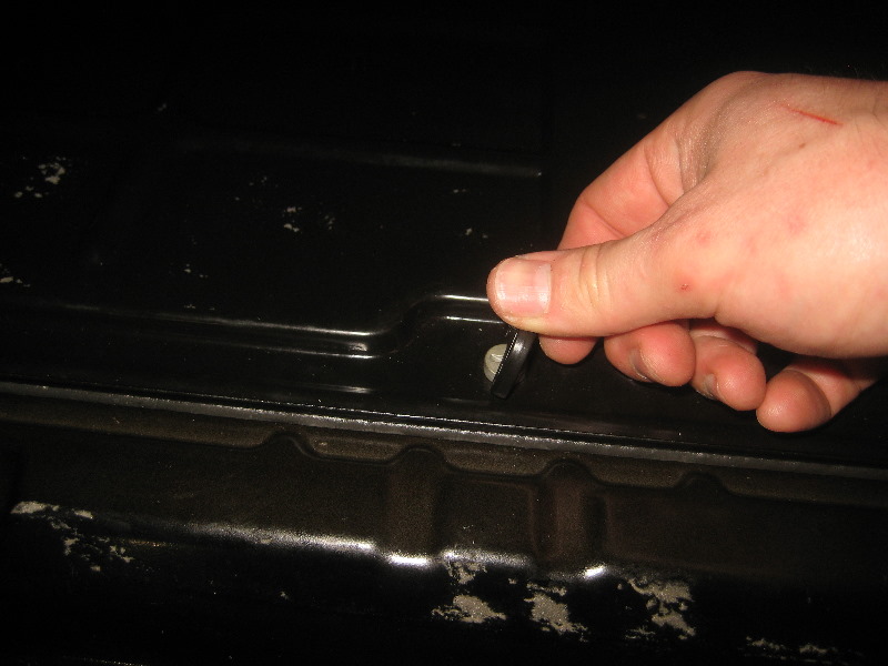 2008-2014-Smart-Fortwo-Engine-Air-Filter-Replacement-Guide-003