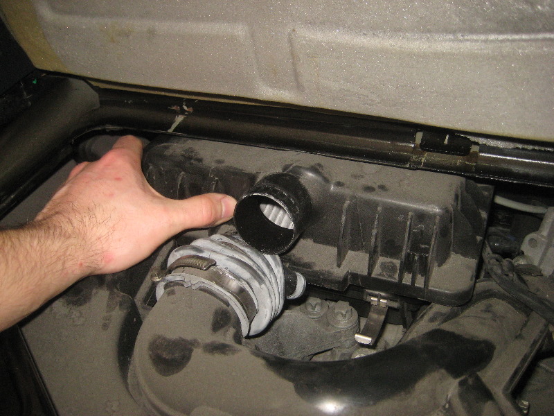 2008-2014-Smart-Fortwo-Engine-Air-Filter-Replacement-Guide-014