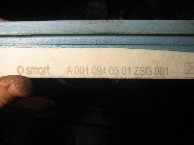 2008-2014-Smart-Fortwo-Engine-Air-Filter-Replacement-Guide-020