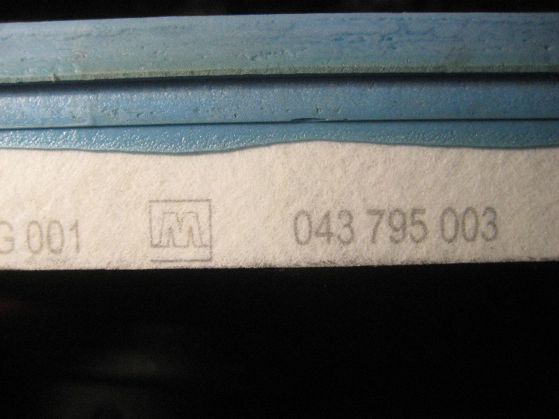 2008-2014-Smart-Fortwo-Engine-Air-Filter-Replacement-Guide-021