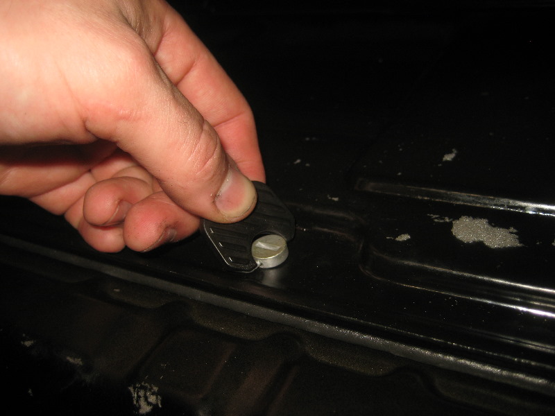 2008-2014-Smart-Fortwo-Engine-Air-Filter-Replacement-Guide-034