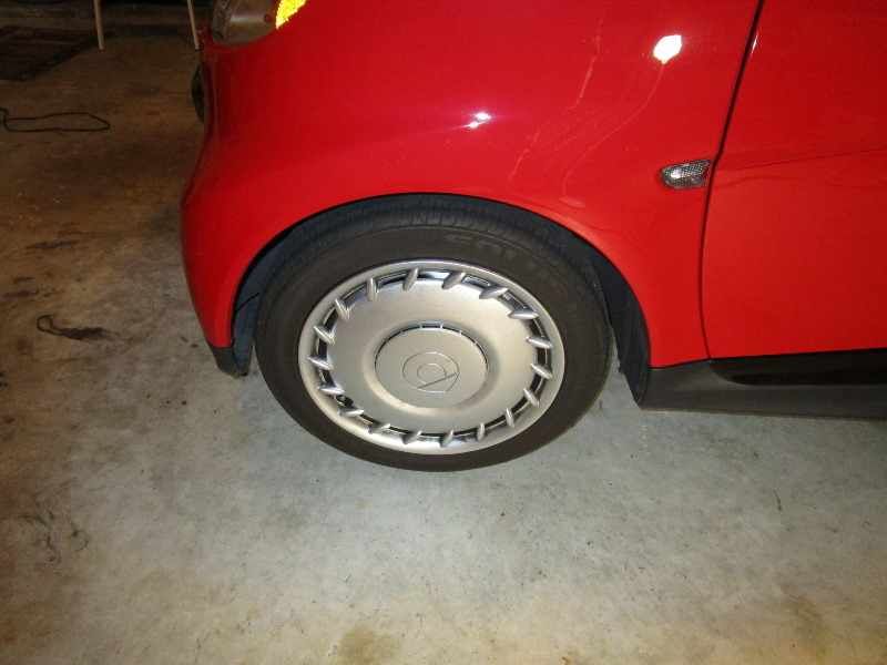 2008-2014-Smart-Fortwo-Front-Brake-Pads-Replacement-Guide-001