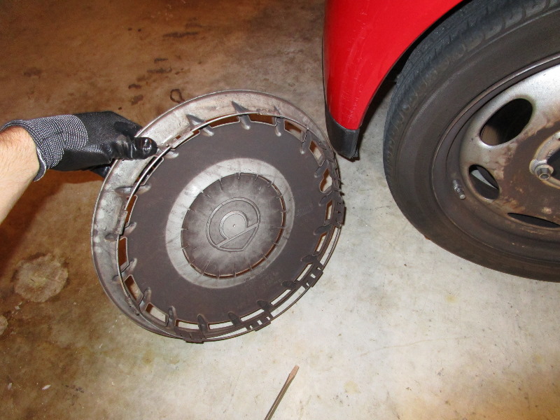 2008-2014-Smart-Fortwo-Front-Brake-Pads-Replacement-Guide-003