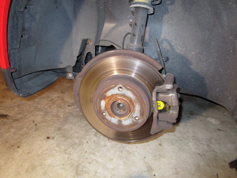 2008-2014-Smart-Fortwo-Front-Brake-Pads-Replacement-Guide-011