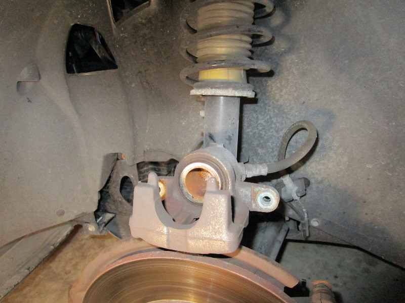 2008-2014-Smart-Fortwo-Front-Brake-Pads-Replacement-Guide-019