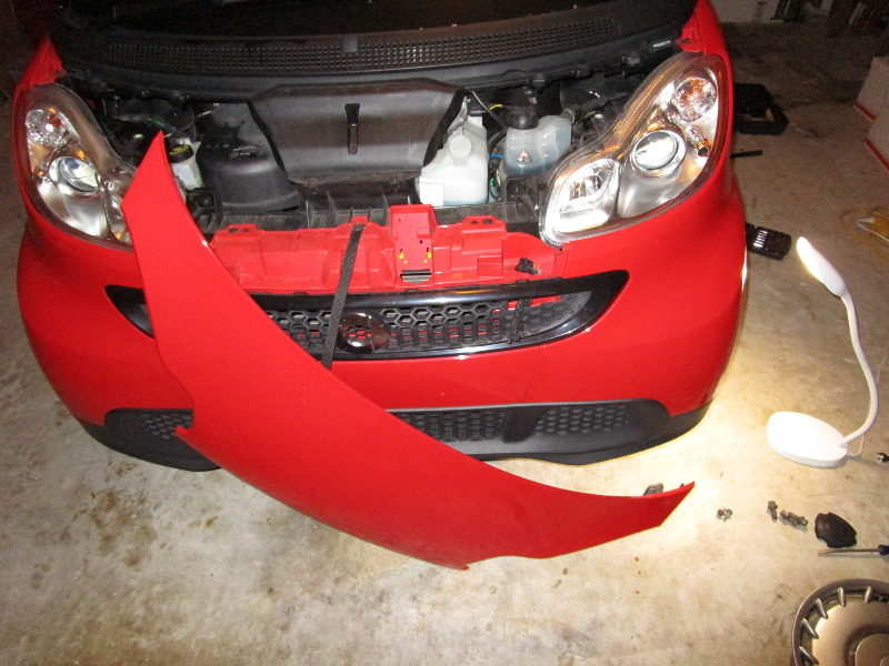 2008-2014-Smart-Fortwo-Front-Brake-Pads-Replacement-Guide-030