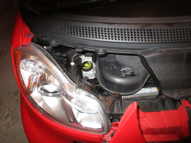 2008-2014-Smart-Fortwo-Front-Brake-Pads-Replacement-Guide-031