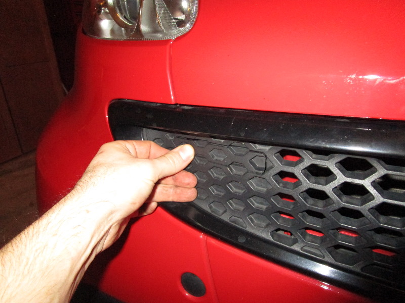 2008-2014-Smart-Fortwo-Front-Brake-Pads-Replacement-Guide-041