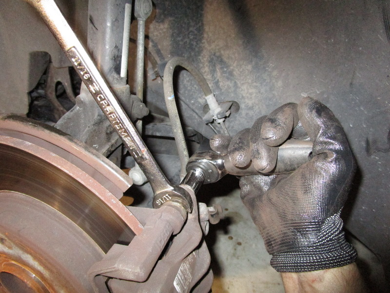 2008-2014-Smart-Fortwo-Front-Brake-Pads-Replacement-Guide-049