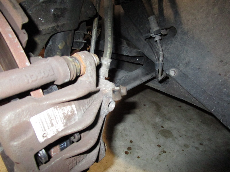 2008-2014-Smart-Fortwo-Front-Brake-Pads-Replacement-Guide-051