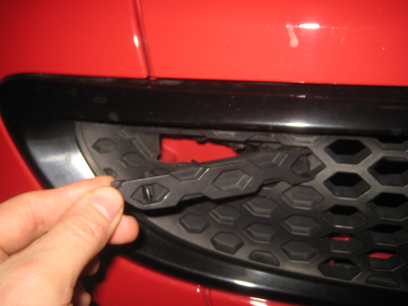 2008-2014-Smart-Fortwo-Headlight-Bulbs-Replacement-Guide-004