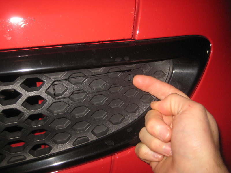 2008-2014-Smart-Fortwo-Headlight-Bulbs-Replacement-Guide-005