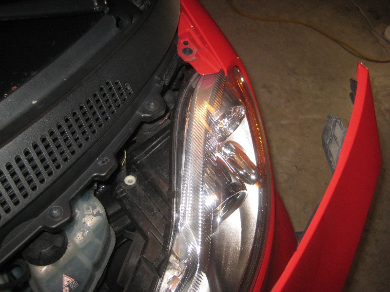2008-2014-Smart-Fortwo-Headlight-Bulbs-Replacement-Guide-009