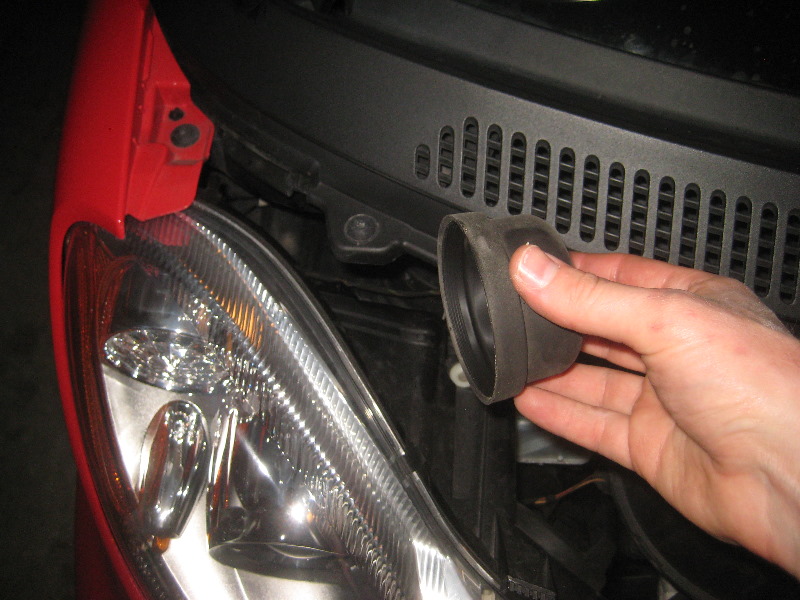 2008-2014-Smart-Fortwo-Headlight-Bulbs-Replacement-Guide-023