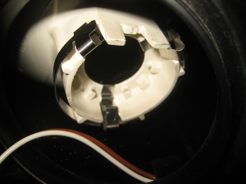 2008-2014-Smart-Fortwo-Headlight-Bulbs-Replacement-Guide-031