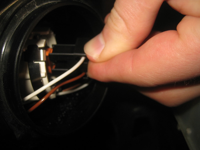 2008-2014-Smart-Fortwo-Headlight-Bulbs-Replacement-Guide-038