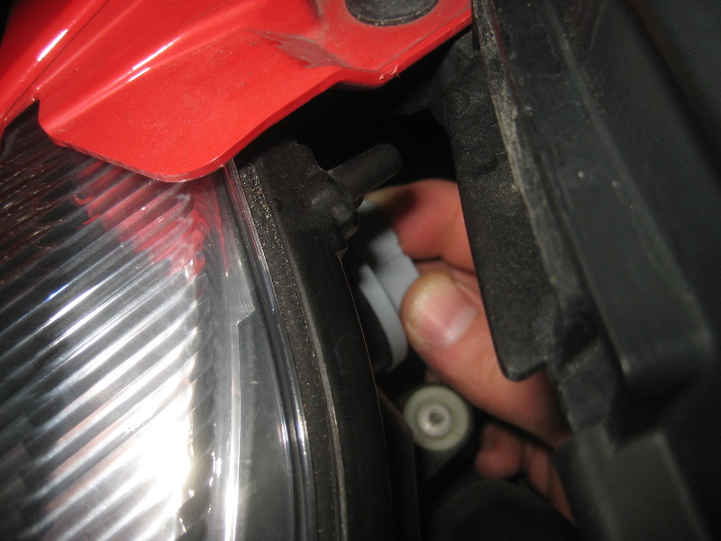 2008-2014-Smart-Fortwo-Headlight-Bulbs-Replacement-Guide-041