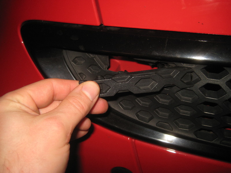 2008-2014-Smart-Fortwo-Headlight-Bulbs-Replacement-Guide-058