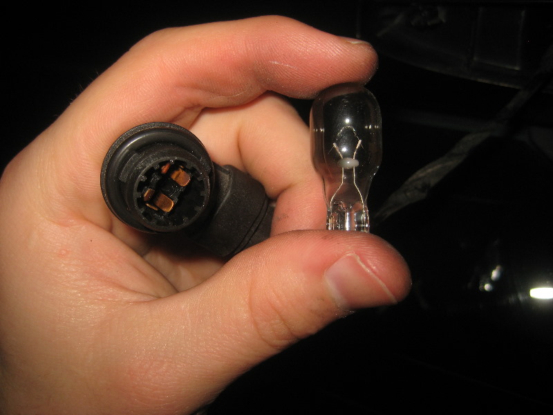 2008-2014-Smart-Fortwo-High-Mount-3rd-Brake-Light-Bulb-Replacement-Guide-008