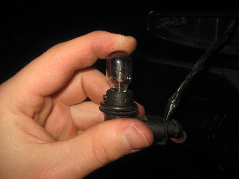 2008-2014-Smart-Fortwo-High-Mount-3rd-Brake-Light-Bulb-Replacement-Guide-009