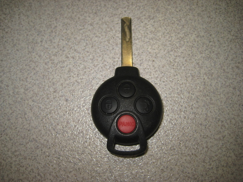 2008-2014-Smart-Fortwo-Key-Fob-Battery-Replacement-Guide-001