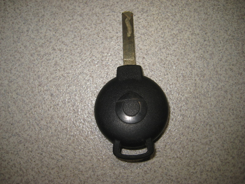 2008-2014-Smart-Fortwo-Key-Fob-Battery-Replacement-Guide-002