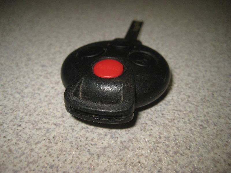 2008-2014-Smart-Fortwo-Key-Fob-Battery-Replacement-Guide-003