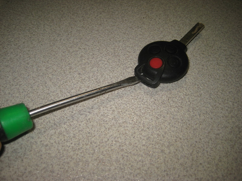 2008-2014-Smart-Fortwo-Key-Fob-Battery-Replacement-Guide-004