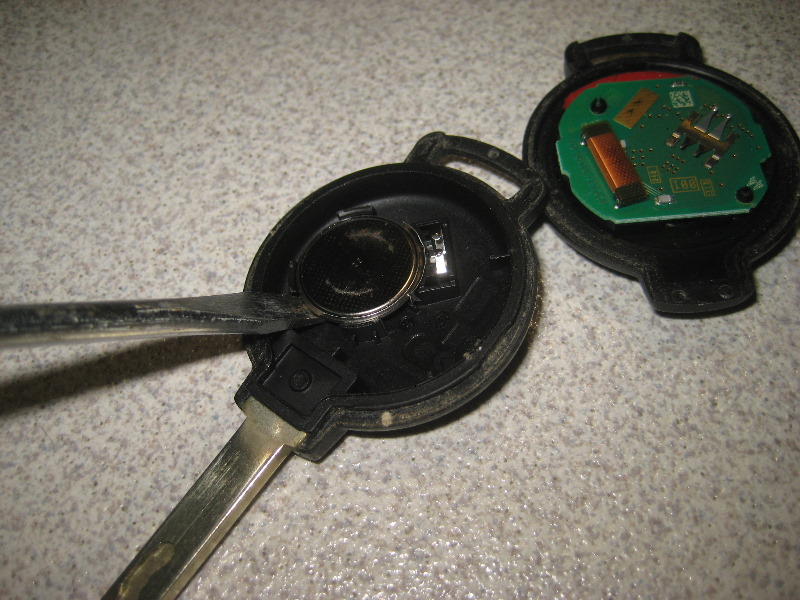 2008-2014-Smart-Fortwo-Key-Fob-Battery-Replacement-Guide-006