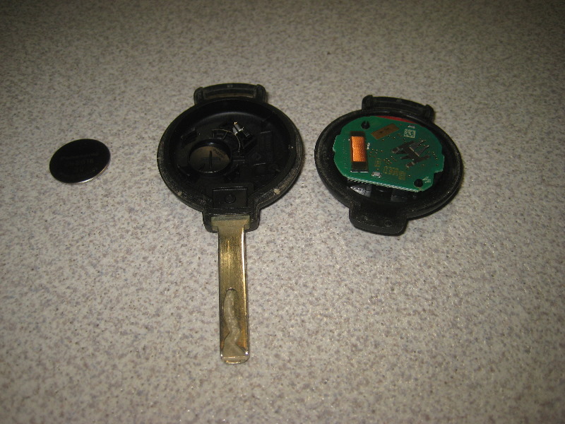 2008-2014-Smart-Fortwo-Key-Fob-Battery-Replacement-Guide-007