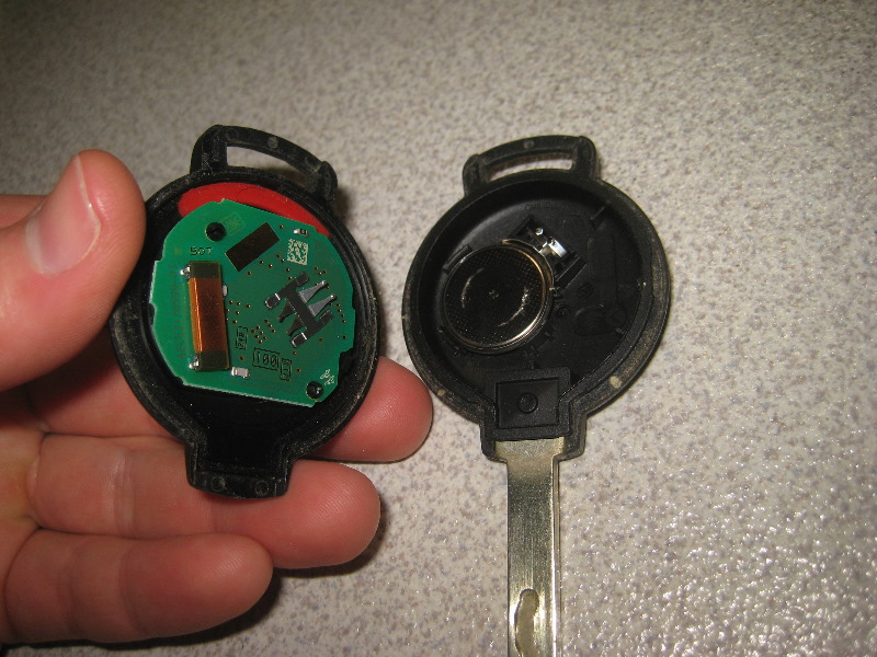 2008-2014-Smart-Fortwo-Key-Fob-Battery-Replacement-Guide-012