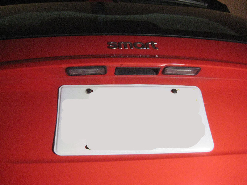 2008-2014-Smart-Fortwo-License-Plate-Light-Bulbs-Replacement-Guide-001