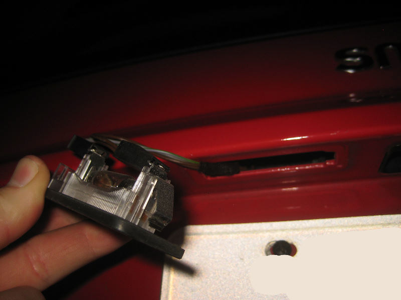 2008-2014-Smart-Fortwo-License-Plate-Light-Bulbs-Replacement-Guide-013