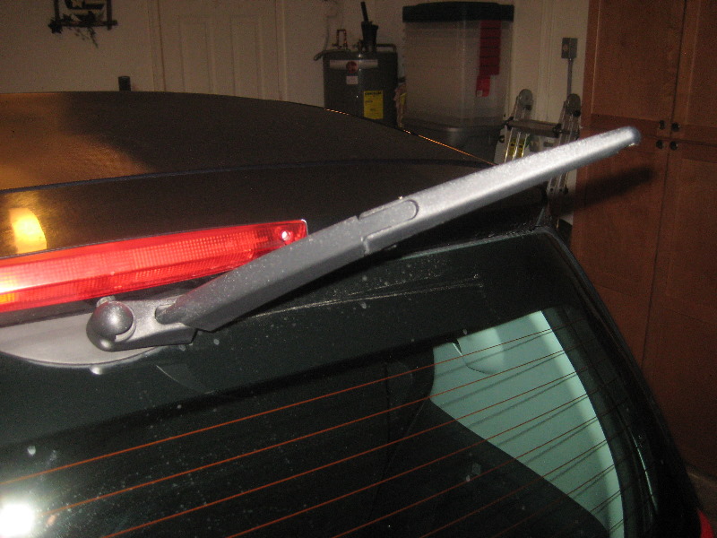 2008-2014-Smart-Fortwo-Rear-Window-Wiper-Blade-Replacement-Guide-002