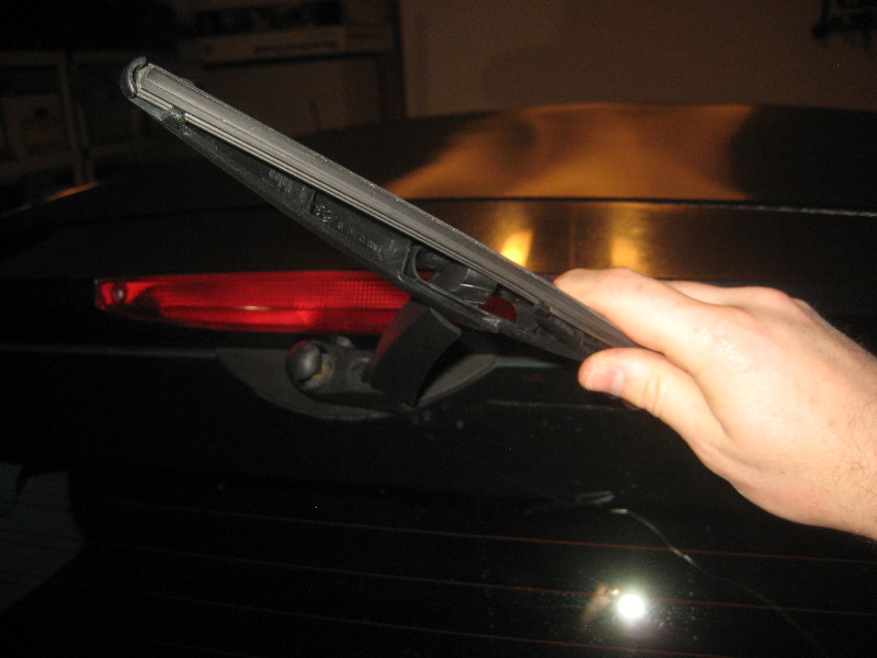 2008-2014-Smart-Fortwo-Rear-Window-Wiper-Blade-Replacement-Guide-003