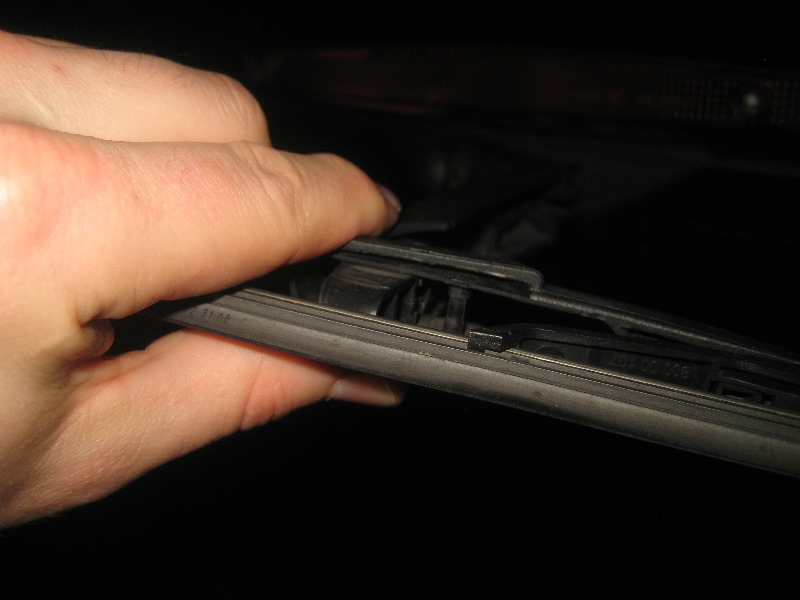 2008-2014-Smart-Fortwo-Rear-Window-Wiper-Blade-Replacement-Guide-004