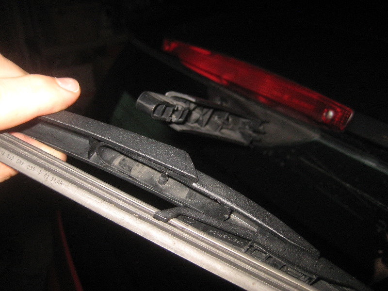 2008-2014-Smart-Fortwo-Rear-Window-Wiper-Blade-Replacement-Guide-005