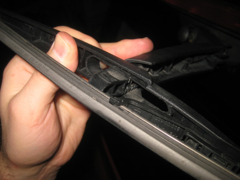 20082014SmartFortwoRearWindowWiperBladeReplacementGuide010