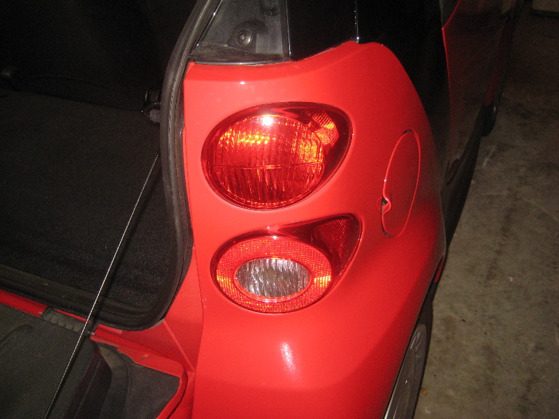 2008-2014-Smart-Fortwo-Tail-Light-Bulbs-Replacement-Guide-001