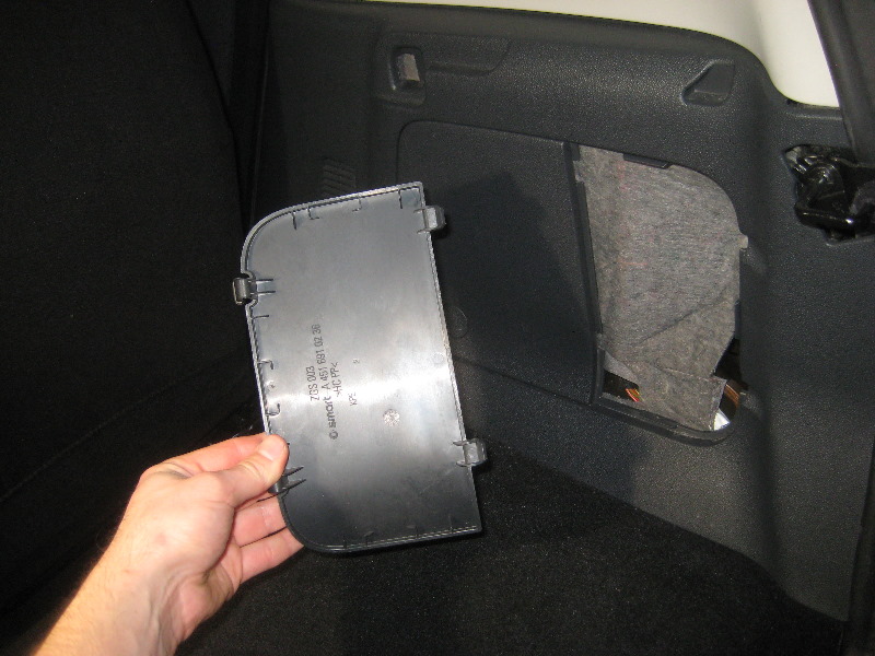 2008-2014-Smart-Fortwo-Tail-Light-Bulbs-Replacement-Guide-005