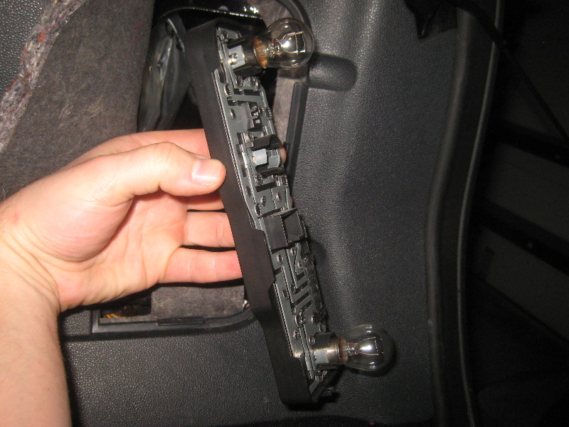 2008-2014-Smart-Fortwo-Tail-Light-Bulbs-Replacement-Guide-014