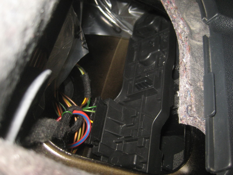 2008-2014-Smart-Fortwo-Tail-Light-Bulbs-Replacement-Guide-020