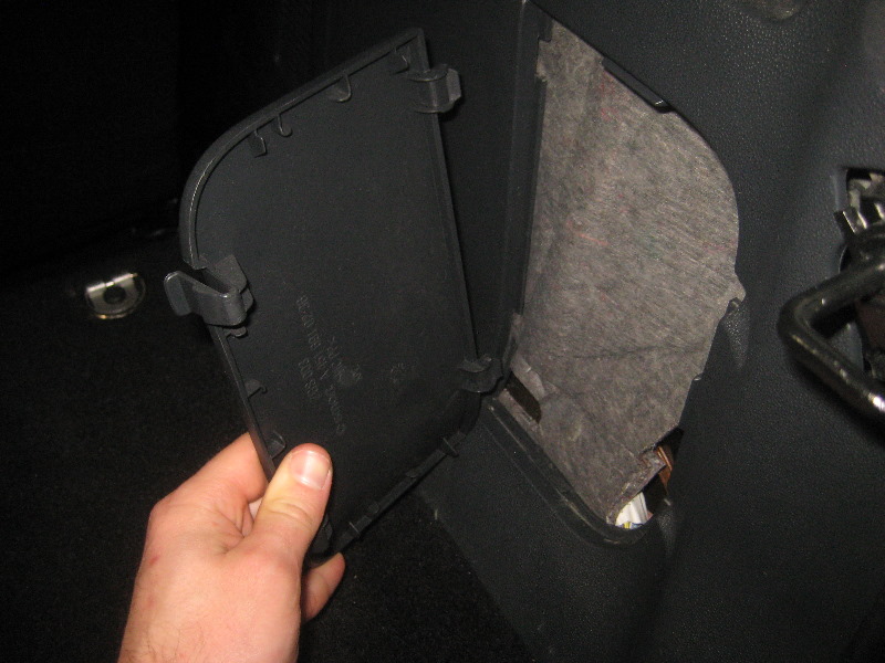 2008-2014-Smart-Fortwo-Tail-Light-Bulbs-Replacement-Guide-021