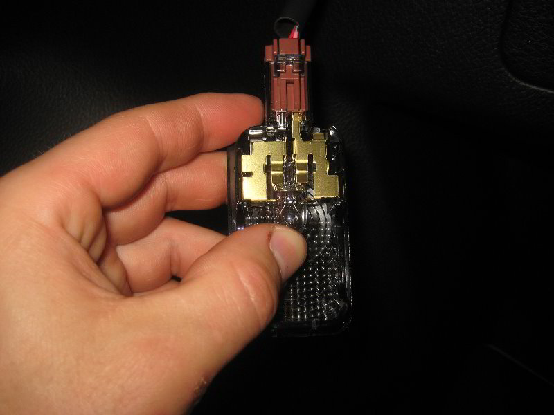 Subaru-Forester-Cargo-Area-Light-Bulb-Replacement-Guide-008