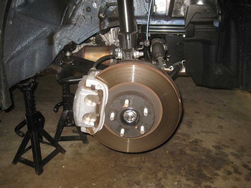 Subaru-Forester-Front-Brake-Pads-Replacement-Guide-005