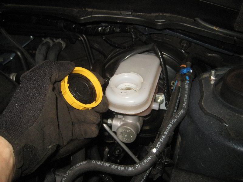 Subaru-Forester-Front-Brake-Pads-Replacement-Guide-022